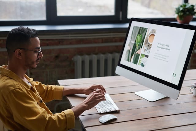 mengenal website company profile